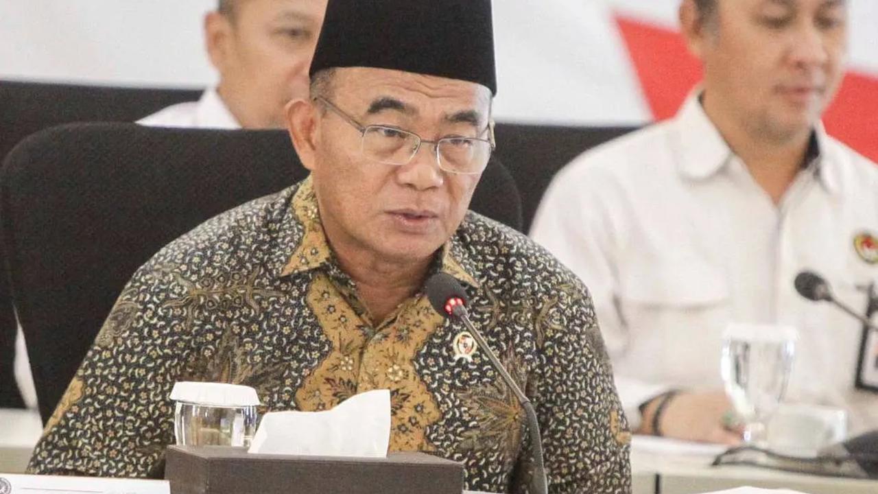 Dalam rakor tersebut Menko PMK memprediksi ada 107 juta orang yang akan melakukan perjalanan selama libur Natal 2023 dan Tahun Baru (Nataru) 2024.
