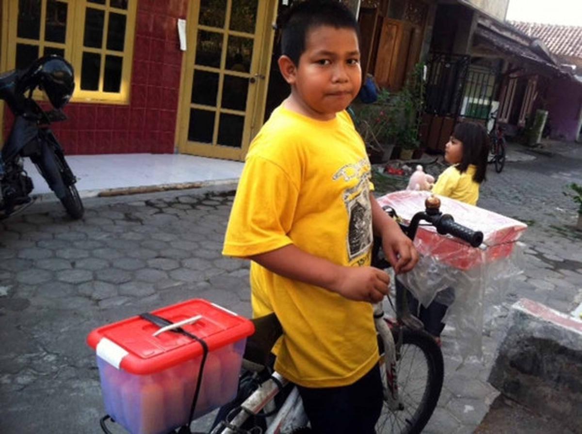 Kisah bocah SD di Sleman jual jajanan keliling demi bantu orang tua