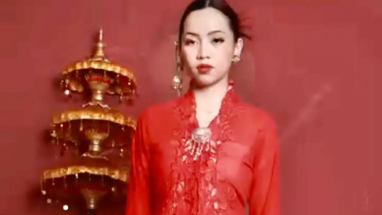 Ilustrasi Kebaya Kerancang Indonesia yang telah diakui sebagai Warisan Budaya Tak Benda UNESCO