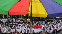 Warga muslim Semarang mengikuti jejak saudara muslim mereka yang menggelar Aksi Damai 212 atau Aksi Bela Islam III di Jakarta, Semarang, Jawa Tengah, Jumat (02/12). (Liputan6.com/Gholib)