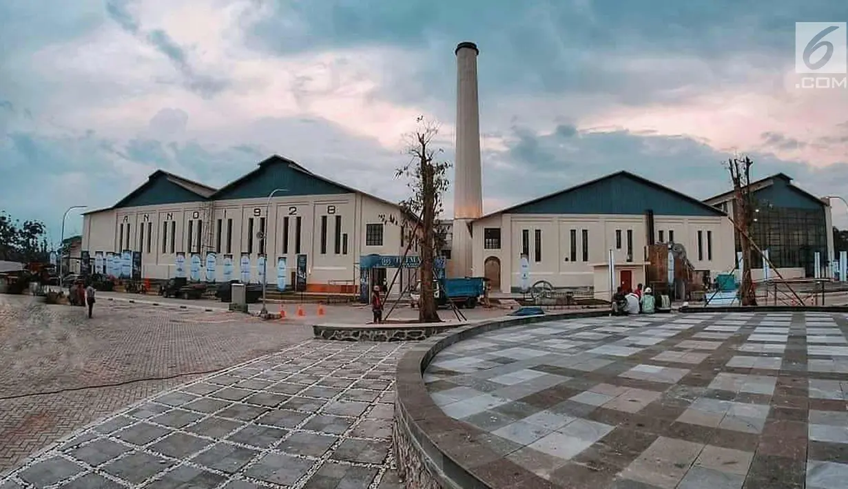 Suasana di luar De Tjolomadoe di Karanganyar, Jawa Tengah. Menteri Badan Usaha Milik Negara (BUMN), Rini Soemarno memberikan apresiasi khusus pada PT PP yang memimpin proses restorasi. (Liputan6.com/Pool/BUMN)