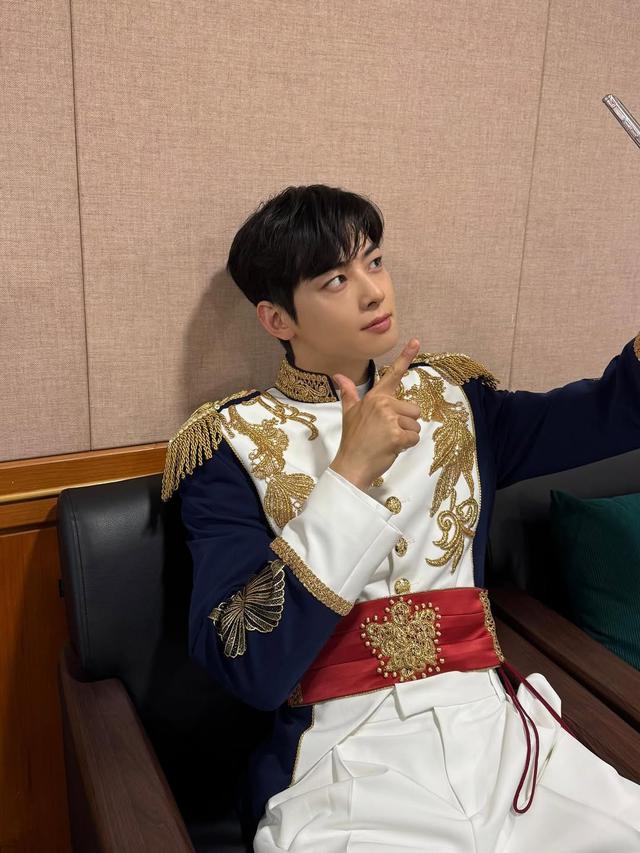 Cha Eun Woo. (Instagram/ eunwo.o_c)