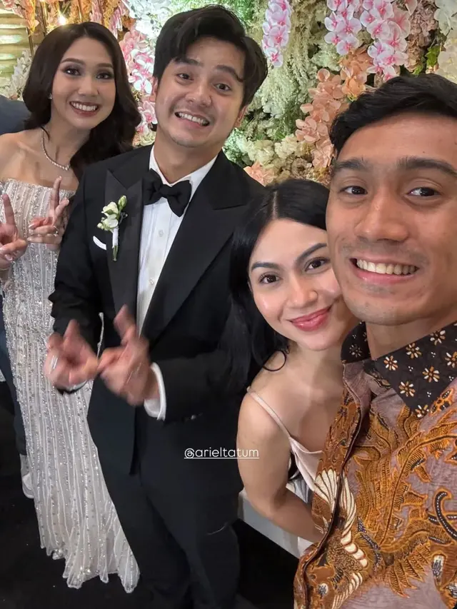 Gaya Couple Artis Hadir di Pernikahan Arbani Yasiz dan Raissa Ramadhani.