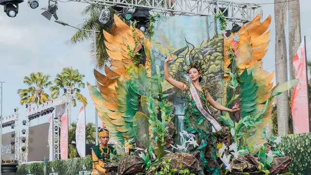 6 Adu Gaya Para Puteri Indonesia di Jember Fashion Carnaval, Miss Supranational 2024 Harashta Haifa Zahra Turut Hadir
