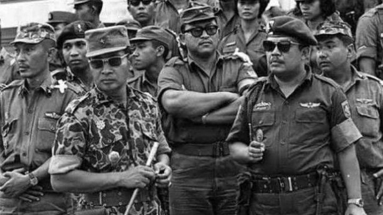 Soebandrio Dikejar Pasukan Kostrad Pimpinan Kemal Idris dan Kolonel Sarwo Edhie Wibowo Komandan RPKAD