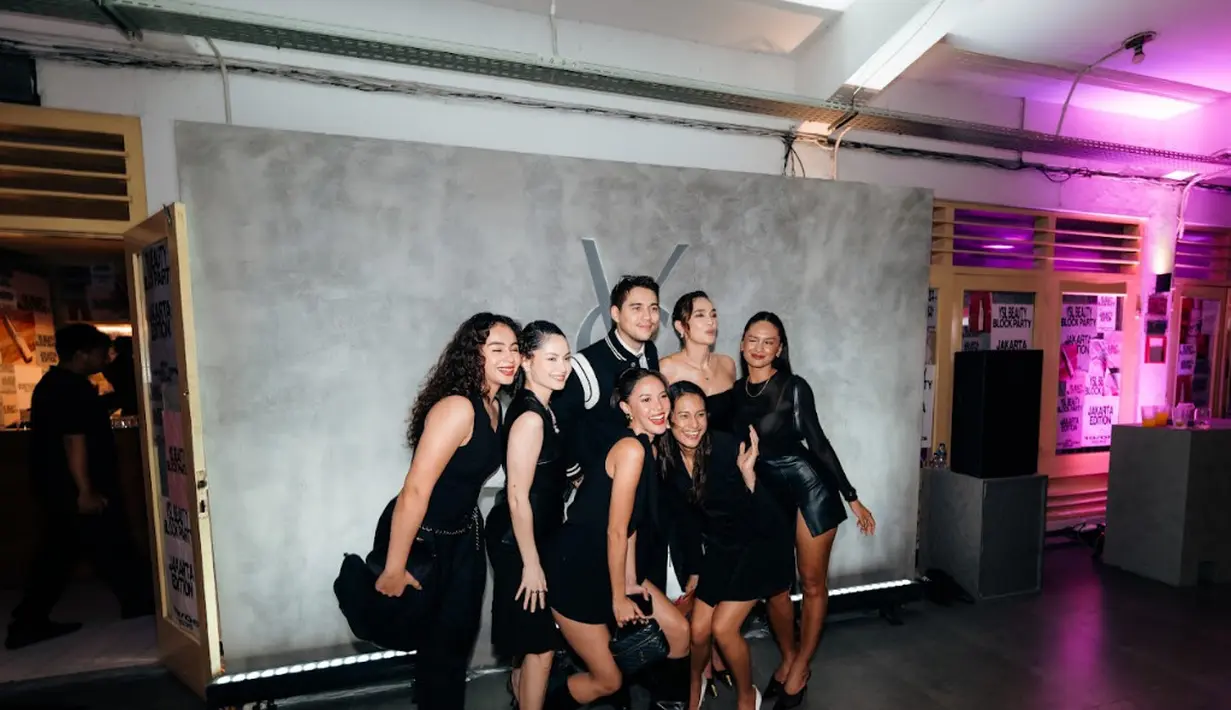 Hitam menjadi dresscode yang diangkat dalam Block Party event.  [Foto: YSL.DOK]