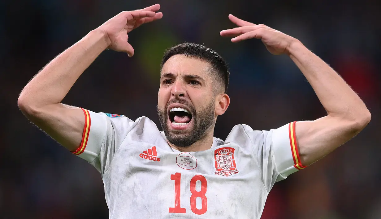 Jordi Alba belakangan ini absen bermain di Barcelona. Alba diketahui mengalami cedera Hamstring pada pertengahan September lalu. Hal tersebut menjadi faktor mengapa Luis Enrique  tak memanggilnya. (AFP/Pool/Laurence Griffiths)