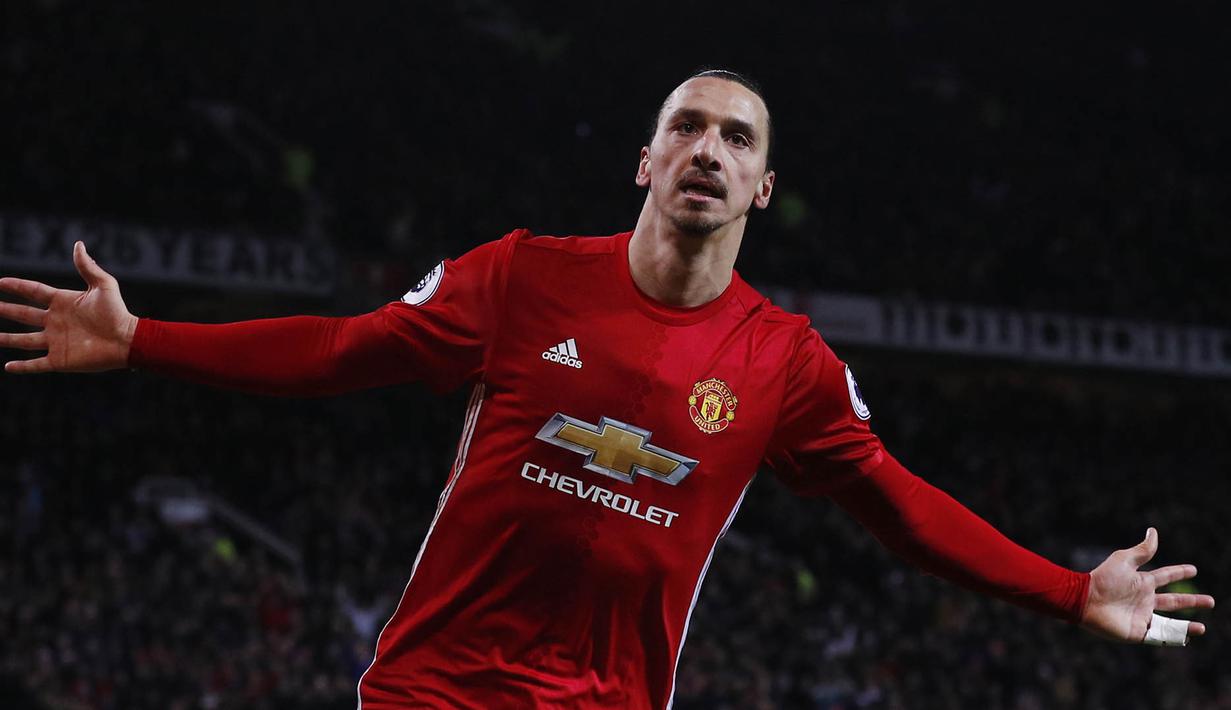 4. Zlatan Ibrahimovic (Manchester United) - 39 gol dalam 42 laga. (Reuters/Phil Noble)