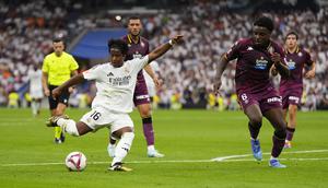 Pemain Real Madrid, Endrick mencetak gol ke gawang Valladolid pada laga lanjutan Liga Spanyol 2024/2025 di Santiago Bernabeu, Madrid, Spanyol, Senin (26/08/2024) WIB. (AP Photo/Manu Fernandez)