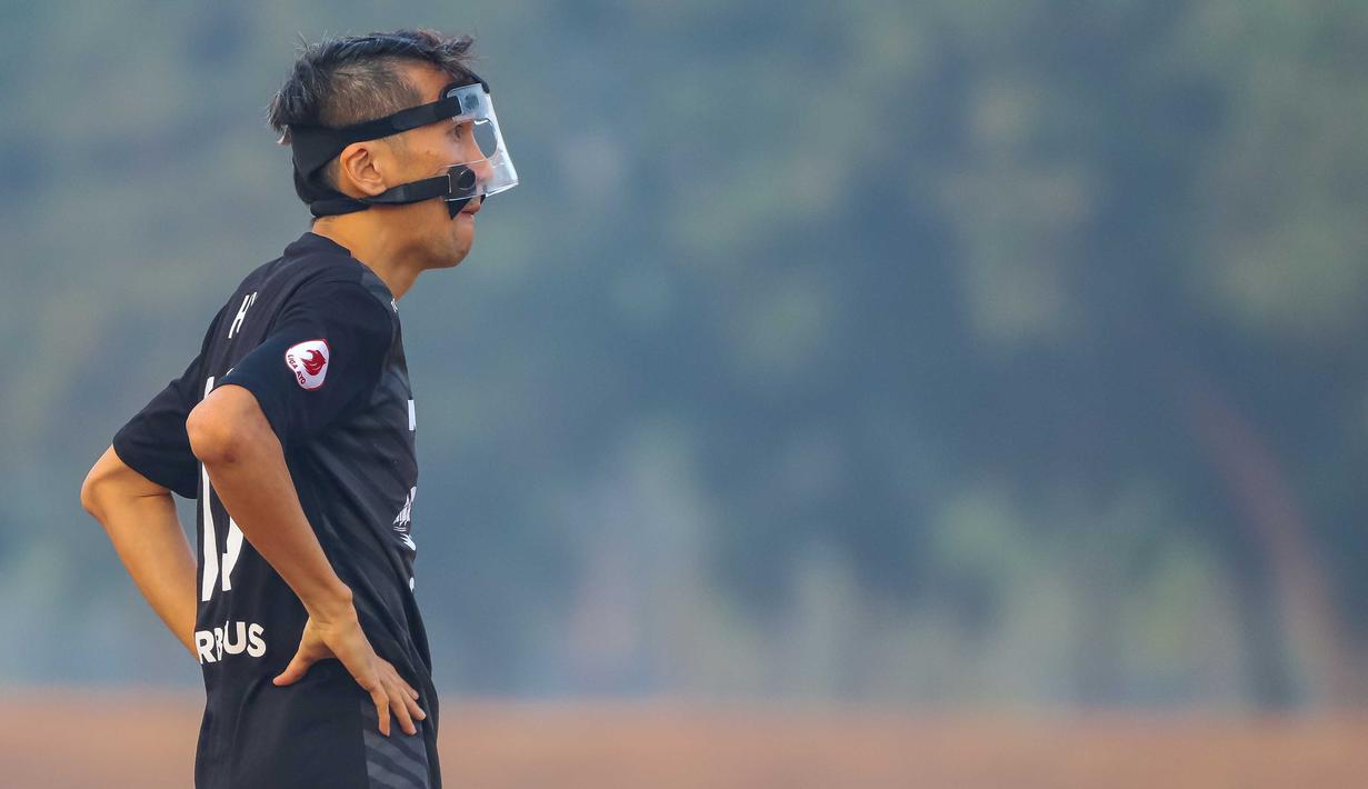 Pemain memakai masker saat laga Liga Ayo Jakarta 2019. (Liga Ayo)