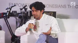 Reza Rahadian menjadi pembicara di talkshow bertajuk ‘Ngobrolin Produksi Film Indonesia’ selama Indonesia Writers Festival 2019 di UMN, Tangerang (7/9/2019). Menurut Reza beberapa film yang penontonnya tidak banyak, mungkin juga dapat menyentuh audience yang sedikit itu. (Liputan6.com/Marsa Aulia)