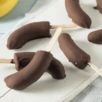 Ilustras pisang cokelat beku./Copyright shutterstock.com/id/g/bhofack2