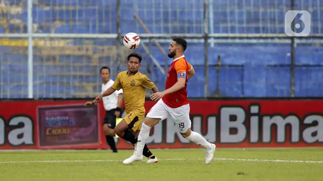 FOTO: Bhayangkara Solo FC Tekuk Borneo FC di Stadion Kanjuruhan Malang