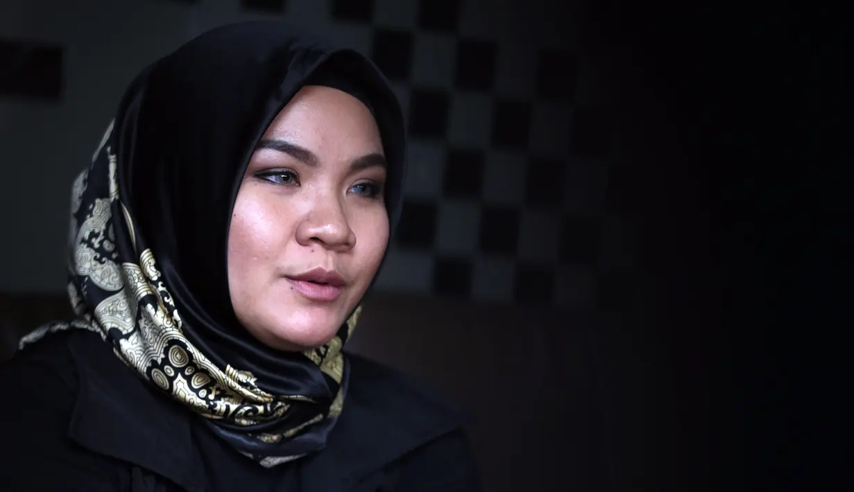 Meski sulit bagi Aldi, namun ia berusaha memenuhi keinginan istrinya untuk bercerai. Namun hubungan mereka sepertinya akan tetap baik demi kebahagiaan buah hati mereka. (Deki Prayoga/Bintang.com)