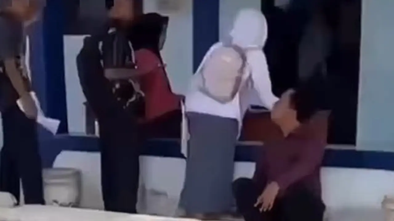Potongan video guru diduga rekam rok siswi