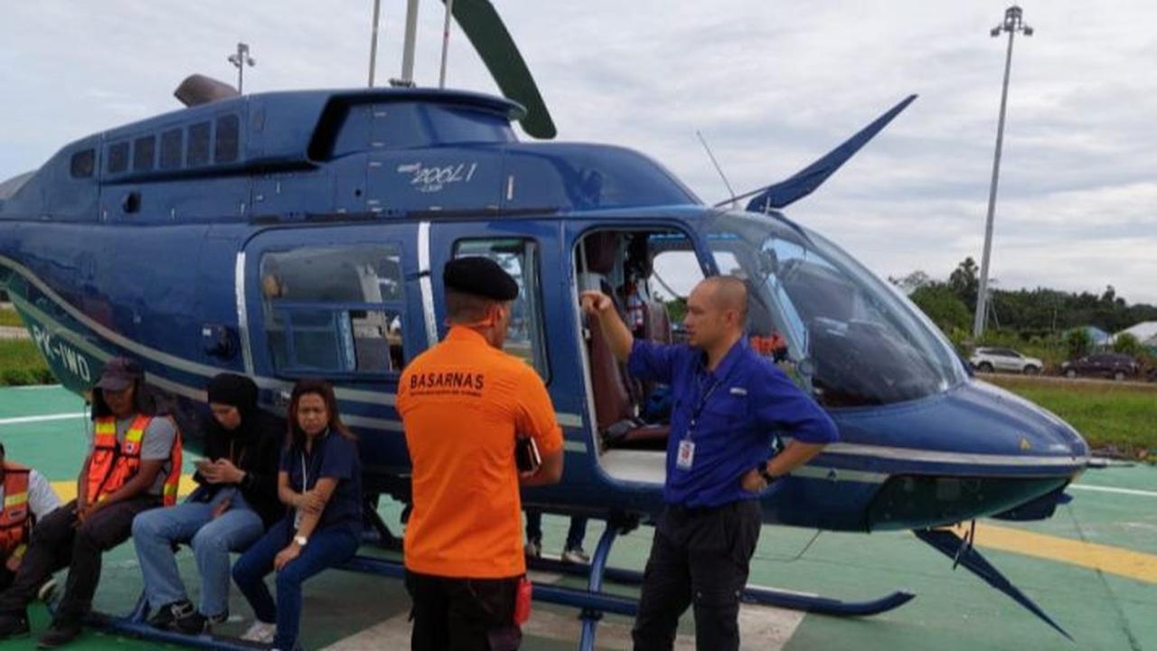 Tim SAR Temukan Jenazah Pilot dan Penumpang Helikopter Jatuh di Mimika, Evakuasi Masih Berlangsung