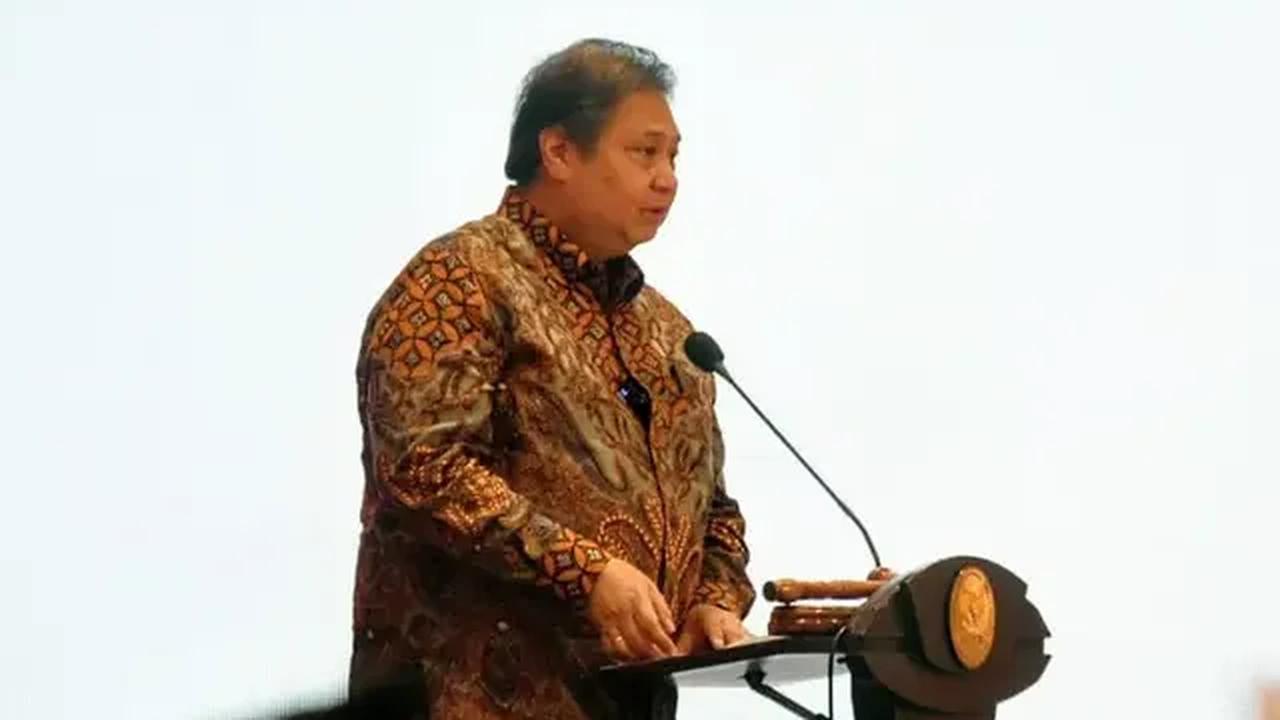 Hal yang sama juga disampaikan Airlangga Hartarto. Dia mengatakan foto bersama tersebut merupakan konsolidasi.

"Tadi konsolidasi, foto," kata Airlangga.