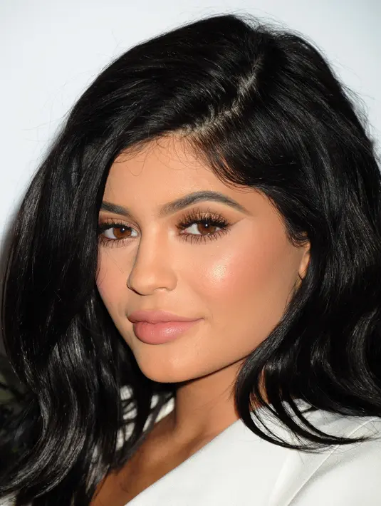 Pada April 2016, tebalnya bibir Kylie Jenner pun semakin terlihat. (BROADIMAGE/REX/SHUTTERSTOCK/HollywoodLife)