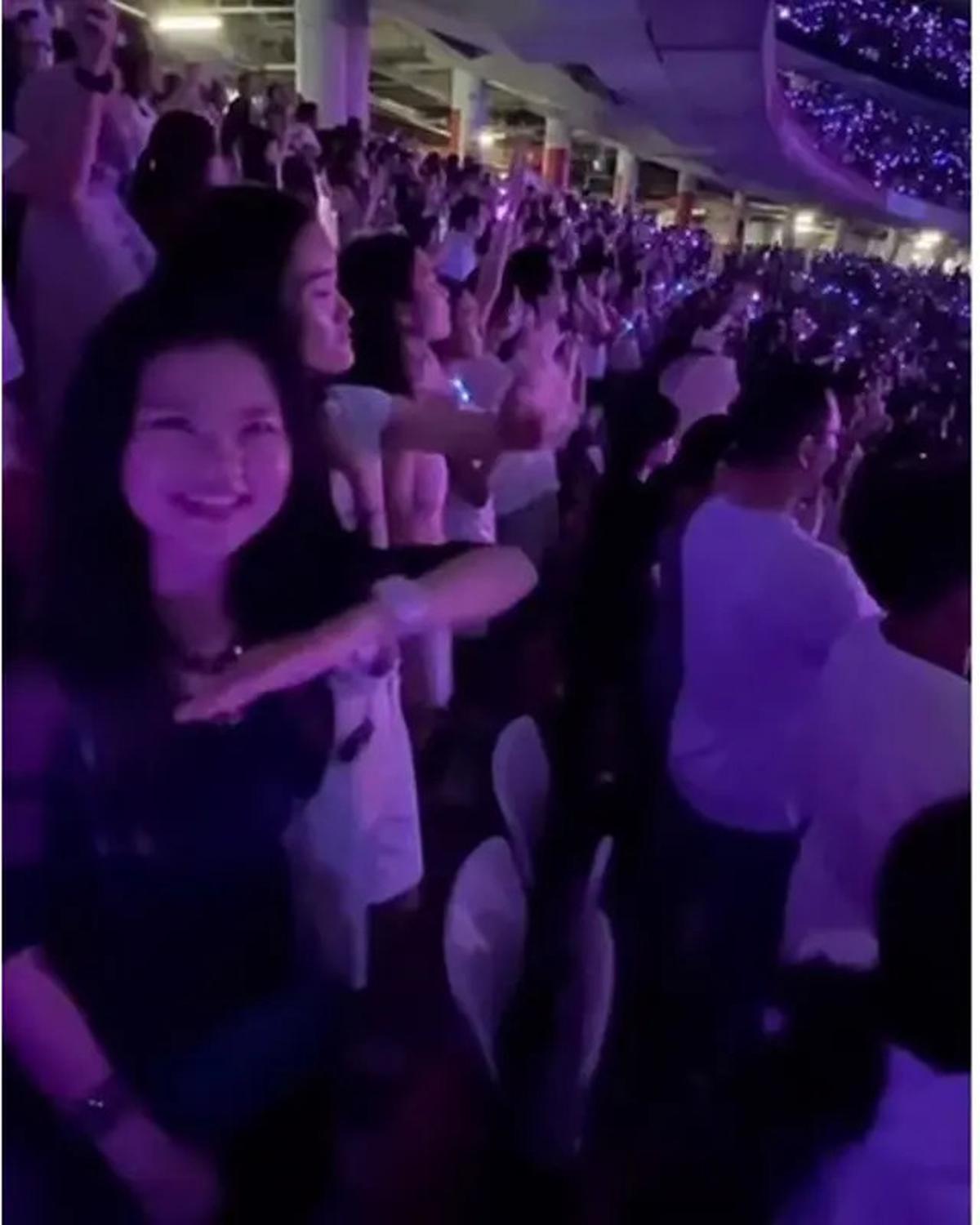 6 Potret Felicia Tissue Kenang Konser Taylor Swift di Singapura, Tepat Setahun Lalu