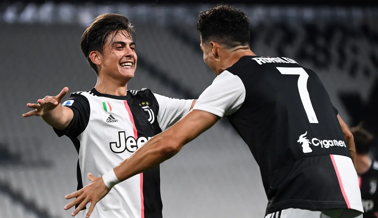 4. Paulo Dybala. Striker Juventus asal Argentina ini telah mencetak 7 gol dari situasi bola mati sejak awal musim 2016/2017. Mungkin saja bisa lebih, jika saja Cristiano Ronaldo tidak bergabung ke Juventus pada awal musim 2018/2019. (AFP/Marco Bertorello)