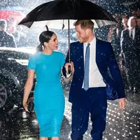 Romantisnya momen Meghan Markle lakukan debut setelah keluar dari Kerajaan Inggris (Foto: instagram/meghan_harry_news)
