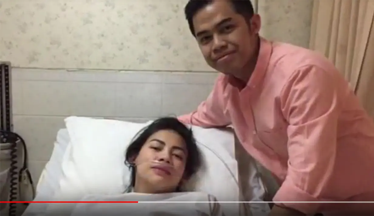 "Love At The First Sight," judul vlog yang diunggah pada 5 November 2017 silam itu. Video berdurasi 2.43 menit itu mengambarkan persiapan jelang melahirkan. (Instagram/itskeziakaramoy)