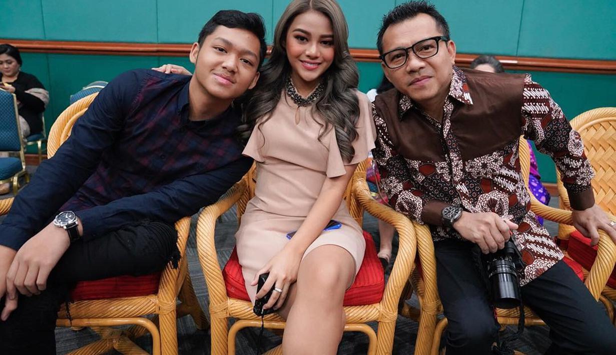 FOTO: Momen Anang Hemansyah dan Keempat Anaknya yang Selalu Kompak