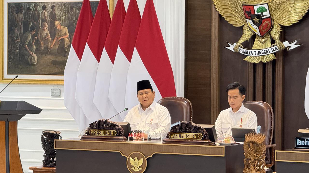 Presiden Prabowo Subianto menggelar sidang kabinet paripurna ke-8
