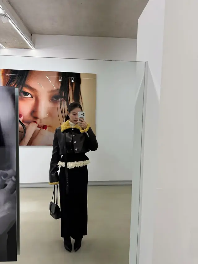 Memasuki Kepala 3, Jennie BLACKPINK Tampilkan Sisi ‘Natural’ Lewat Pameran Foto Perdana “J2NNI5”