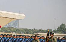 VIDEO: Akmil TNI Beraksi Beri Penghormatan Jokowi, Tongkat Diputar Angin Kencang Benda Berterbangan