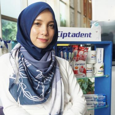 Desainer Jenahara Luncurkan Koleksi Scarf Edisi Spesial Hari Ibu Fashion Fimela Com