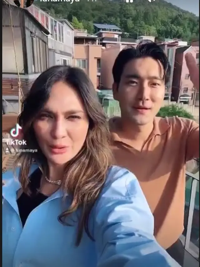 Choi Siwon bertemu Luna Maya. (TikTok via Instagram @lunamaya)