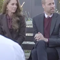 Melihat gaya Kate Middleton di kunjungan pertamanya (@princeandprincessofwales)