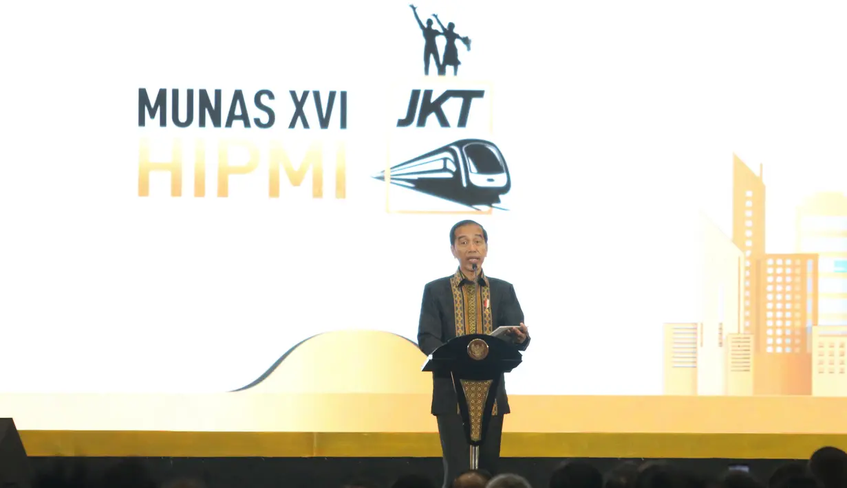 Presiden Joko Widodo memberikan sambutan saat membuka Musyawarah Nasional XVI HIPMI di Hotel Sultan, Jakarta, Senin (16/9/2019). Munas tersebut bertemakan Melanjutkan Peran HIPMI sebagai Lokomotif Pembangunan Ekonomi Berkeadilan. (Liputan6.com/Angga Yuniar)