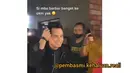 Dalam sebuah video yang beredar di akun gosip Instagram, Okin terlihat sedang memasuki area untuk naik pentas. Ia bahkan ditemani seorang pria yang menjaganya dari sergapan fans dan penggemar (https://www.instagram.com/p/CioX8UKv97F/)