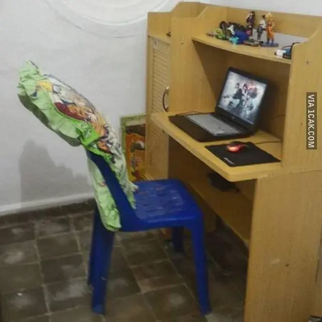7 Potret Komputer dan Kursi Game Versi 'Low Budget' Ini Kreatif Banget