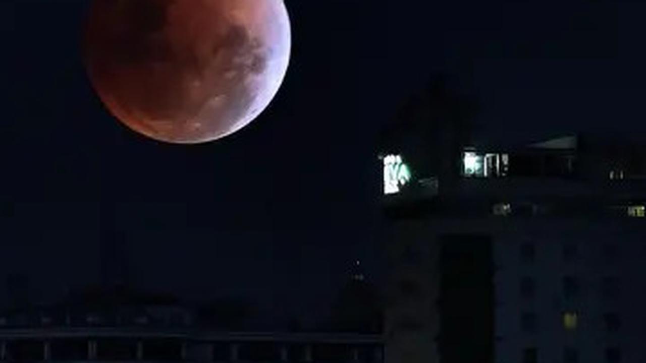 Niat dan Cara Salat Gerhana Bulan, Ketahui Hukum dan Keutamaannya