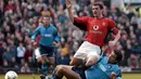4. Roy Keane menjadi kapten Manchester United dari tahun 1997-2005.(AFP/Paul Barker)