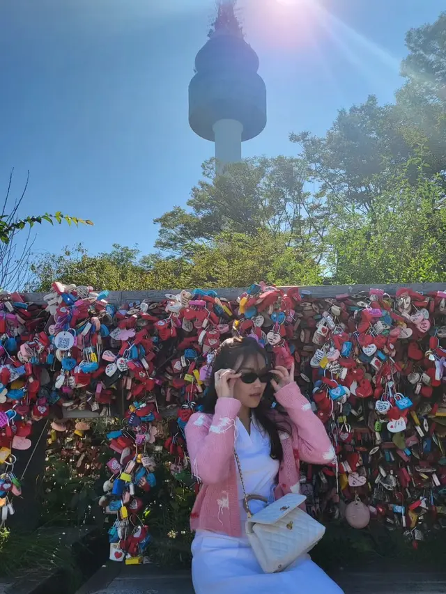 [Fimela] Ayu Ting Ting di Korea