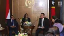 Ketua DPR RI, Bambang Soesatyo (kanan) bersama dengan Presiden Timor Leste Francisco Guterres Lu Olo saat pertemuan di Gedung MPR/DPR RI, Jakarta, Jumat (29/6). Pertemuan untuk meningkatkan hubungan baik. (Liputan6.com/Helmi Fithriansyah)