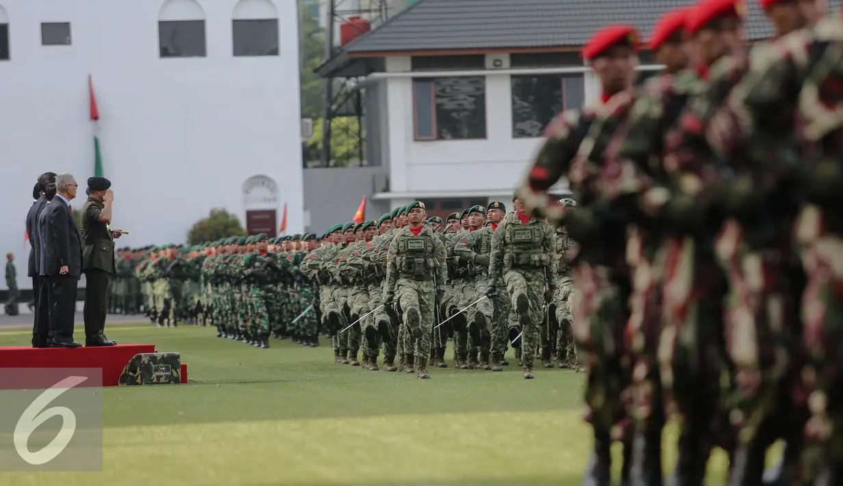 Suasana upacara serah terima jabatan Kepala Staf TNI AD dari Jenderal TNI Gatot Nurmantyo kepada Letnan Jenderal TNI Mulyono di Markas Besar Angkatan Darat, Jakarta, Rabu (15/7/2015). (Liputan6.com/Faizal Fanani)