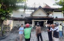 Dini Hari Mencekam, Gedung Setwan DPRD Solo Porak Poranda Dibakar Massa