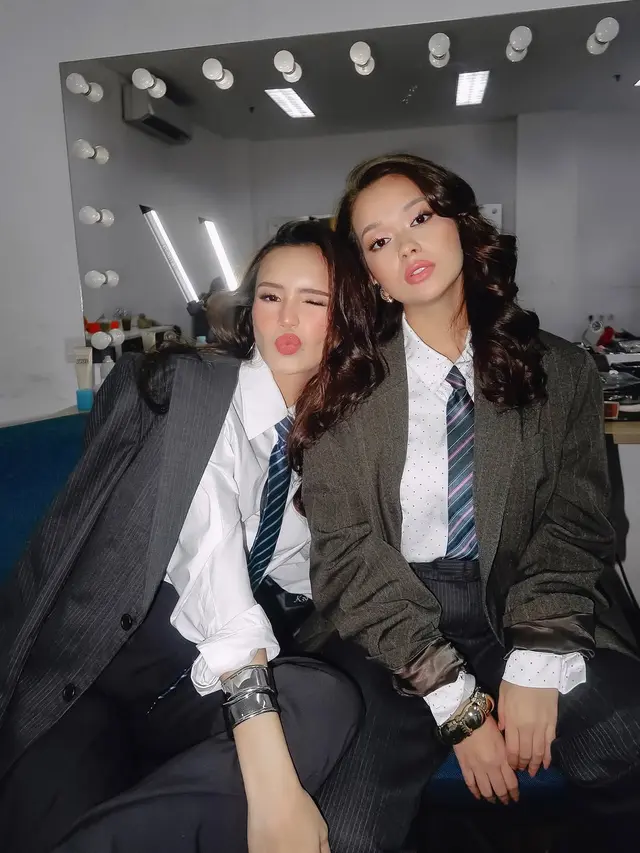 Adu Gaya Girl Boss ala Beby Tsabina, Rebecca Klopper, dan Syifa Hadju, Preppy Suit Look yang Powerful & Stylish