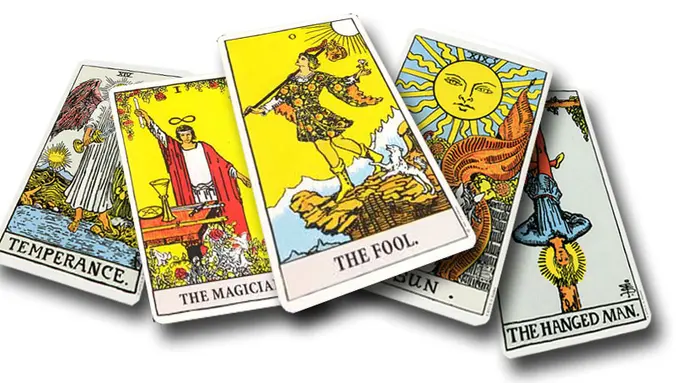 [Bintang] Tarot Hari Ini: Nine of Cups, Seven of Pentacles, Queen of Cups