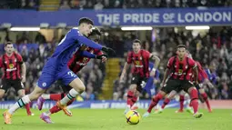 Bermain di hadapan pendukung sendiri The Blues menang dengan dua gol tanpa balas. (AP Photo/Kin Cheung)