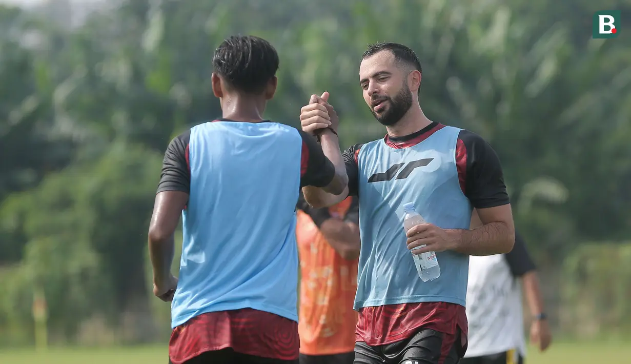 Sebelum memastikan diri membela Persija, Jordi Amat sempat menolak tawaran dari klub Sapnyol dan Arab Saudi. (Bola.com/M Iqbal Ichsan)