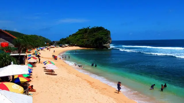 Pantai Indrayanti (Foto: Dinas Pariwisata Provinsi Yogyakarta)