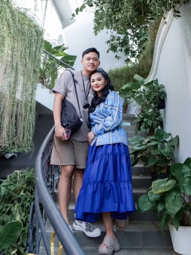 Krisdayanti dan Azriel Hermansyah. (Foto: Dok. Instagram @krisdayantilemos)