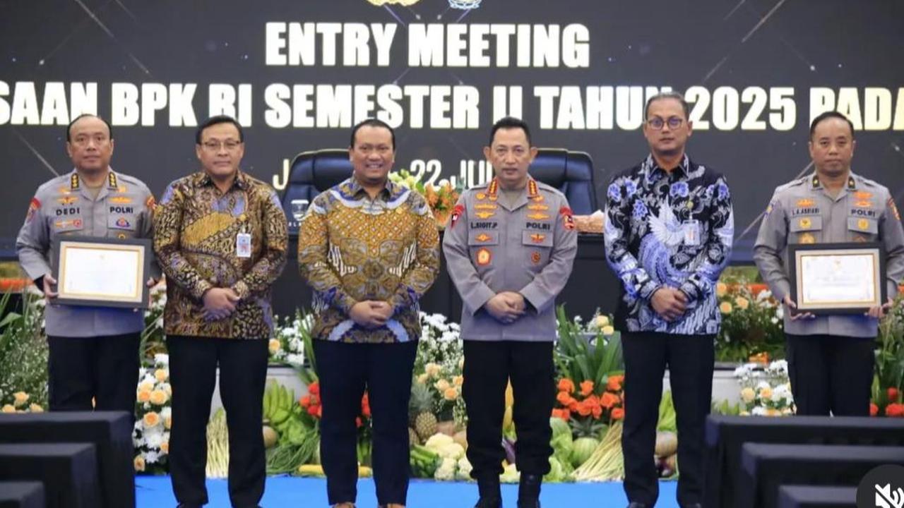 Kapuskeu Polri Terima Penghargaan dari BPK RI, Wujudkan Tata Keuangan Yang Akuntabel