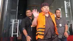 Dirut PT Sawit Golden Prima Hery Susanto Gun alias Abun usai menjalani pemeriksaan KPK, Jakarta, Selasa (13/2). Abun diperiksa sebagai saksi kasus TPPU atas tersangka Bupati Kutai Kartanegara, Kaltim Nonaktif Rita Widyasari. (Liputan6.com/Herman Zakharia)